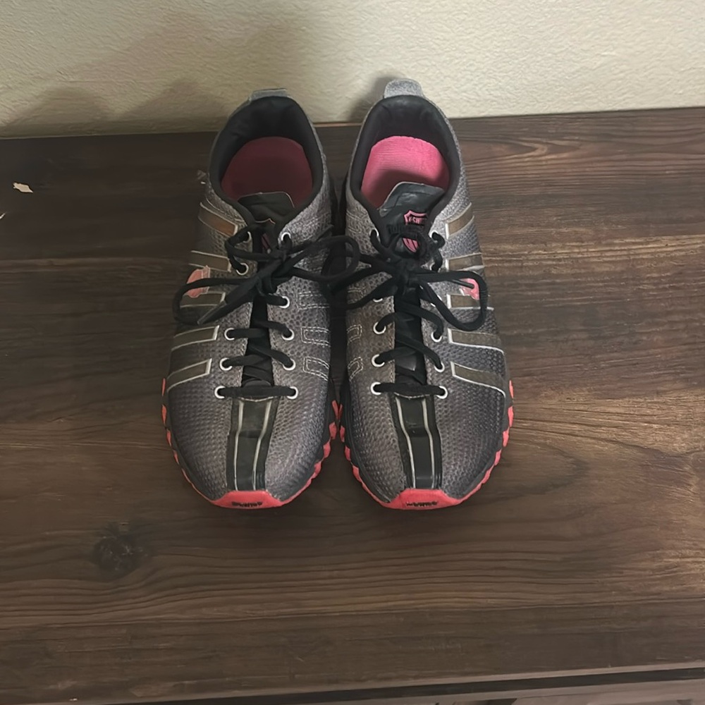 K Swiss tennis shoes size 8